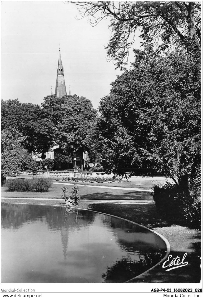 AGBP4-51-0290 - EPERNAY - Jardin De L'hotel De Ville Et Fleche De Notre Dame  - Epernay