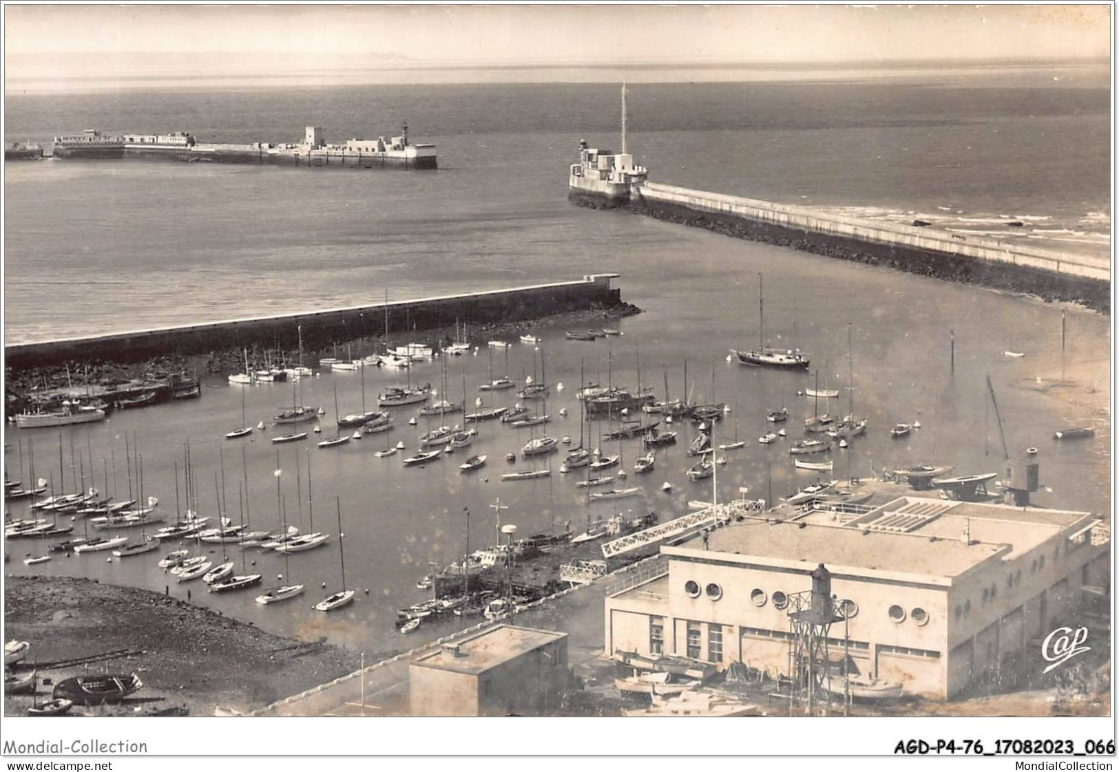 AGDP4-76-0303 - LE HAVRE - Le Bassin Des Yachts Et L'entrée Du Port  - Hafen