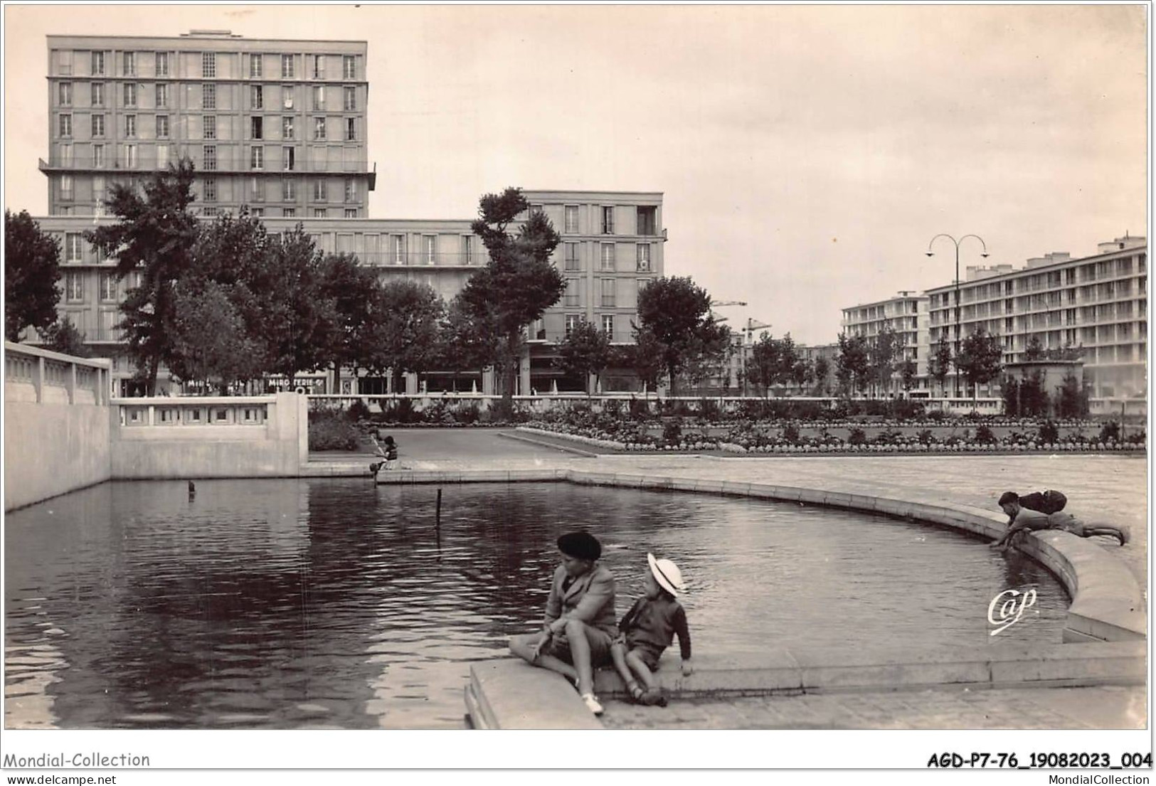 AGDP7-76-0525 - LE HAVRE - Le Bassin Du Jardin De L'hotel De Ville  - Saint-Roch (Plein)