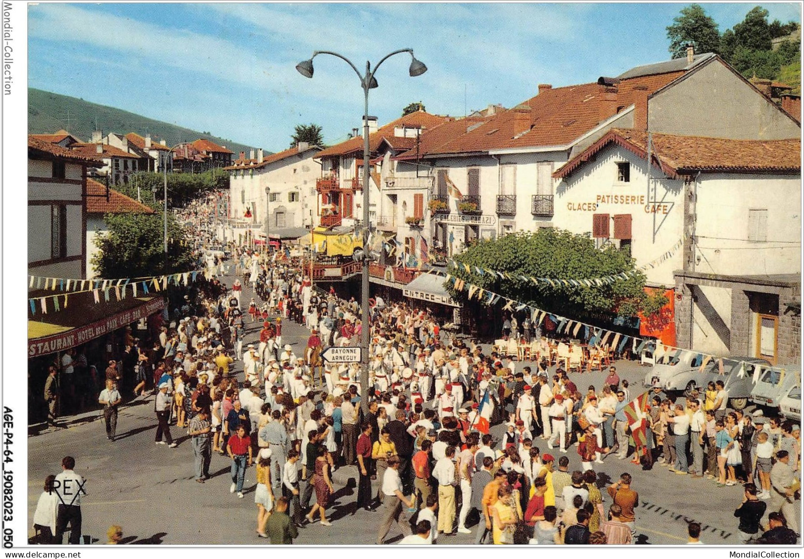 AGEP4-64-0339 - ST-JEAN-PIED-DE-PORT - Défilé De Danseurs Basque - Saint Jean Pied De Port