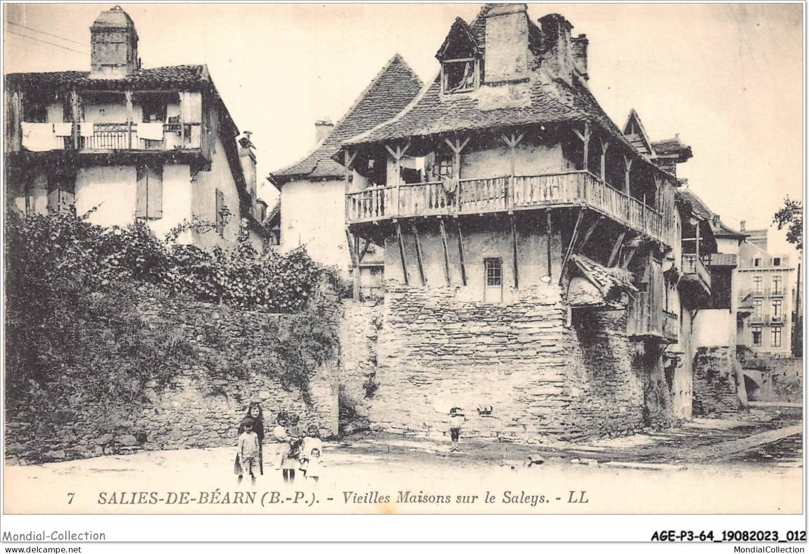 AGEP3-64-0199 - SALIES-DE-BEARN - Vieilles Maisons Sur Le Saleys - Salies De Bearn