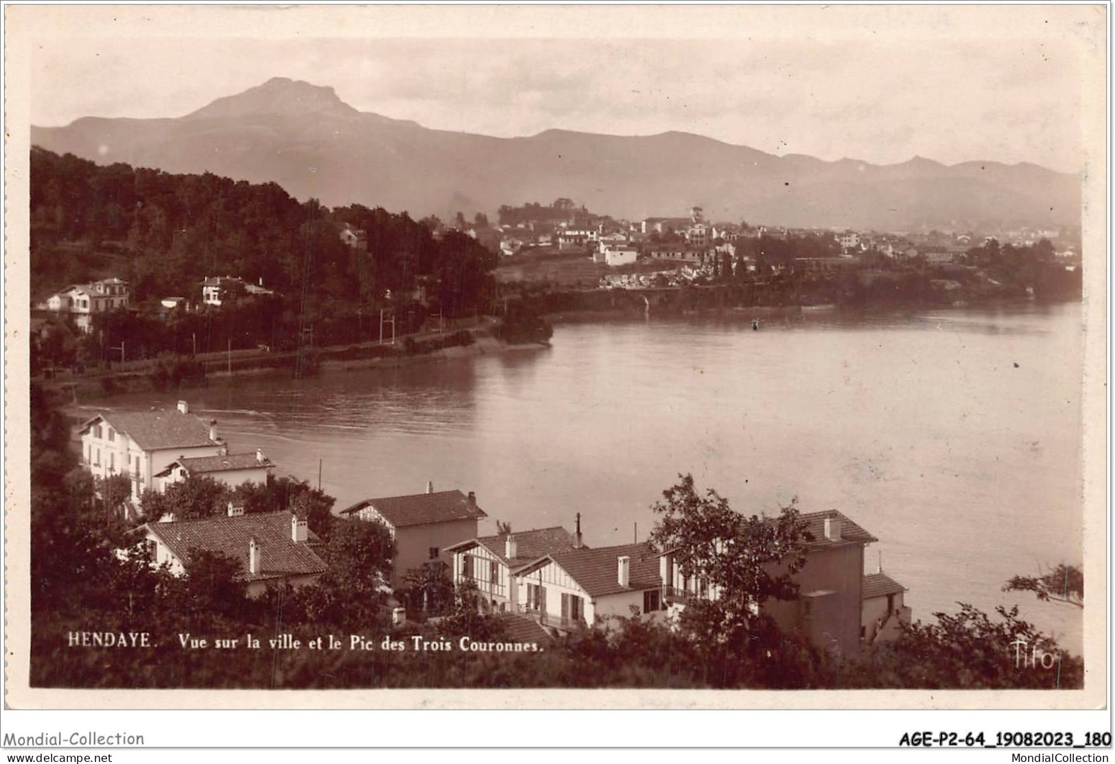 AGEP2-64-0177 - HENDAYE - Vue Sur La Ville Et Le Pic Des Trois Couronnes - Hendaye