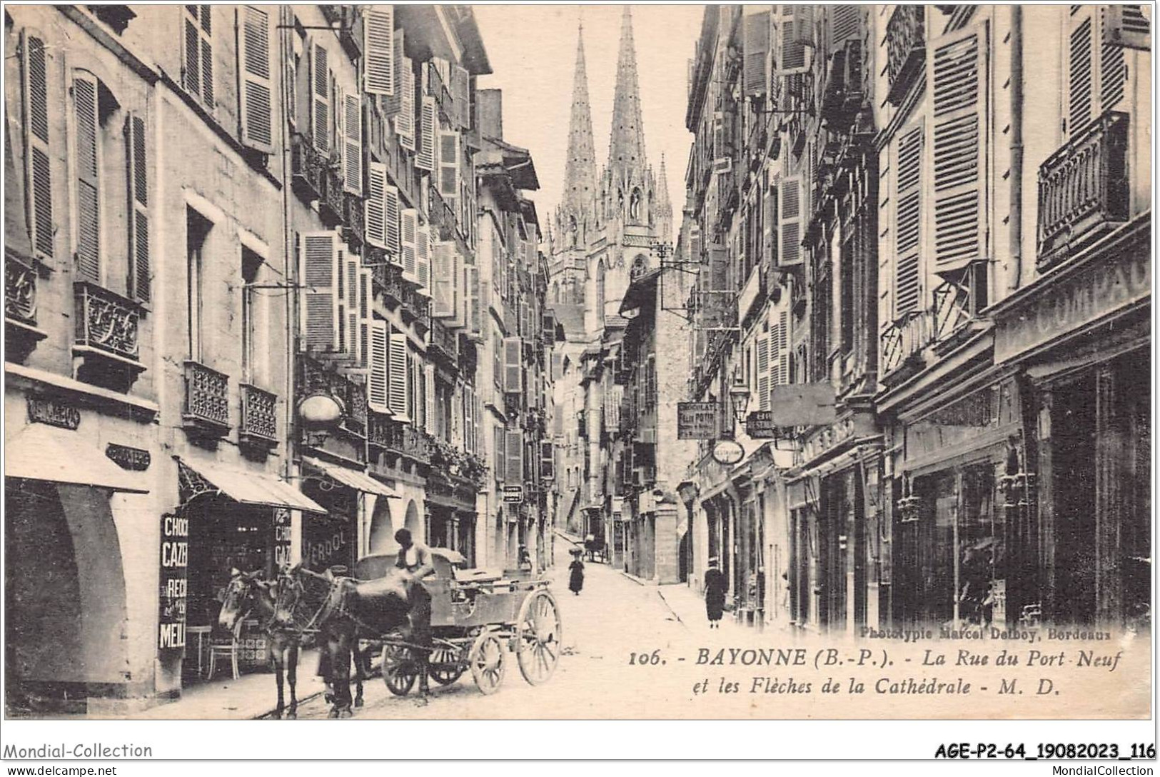 AGEP2-64-0145 - BAYONNE - La Rue Du Port-neuf Et Les Flèches De La Cathédrale - Bayonne