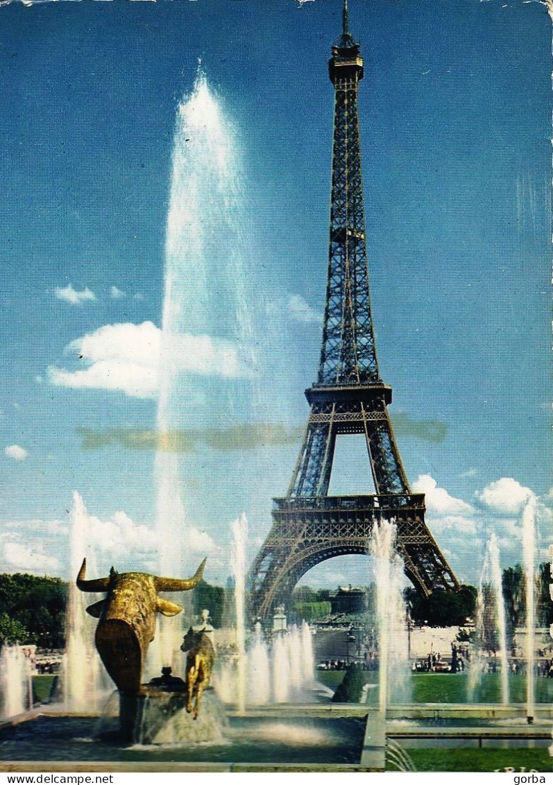 *CPM  - 75 - PARIS - La Tour Eiffel - Eiffeltoren
