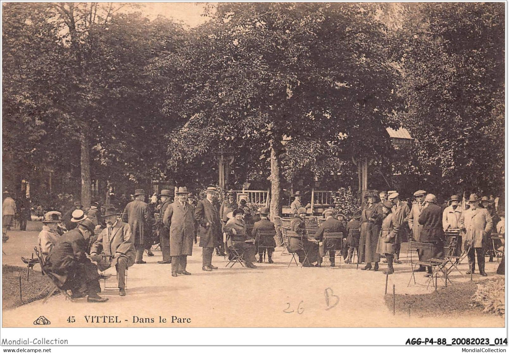 AGGP4-88-0258 - VITTEL - Dans Le Parc - Contrexeville