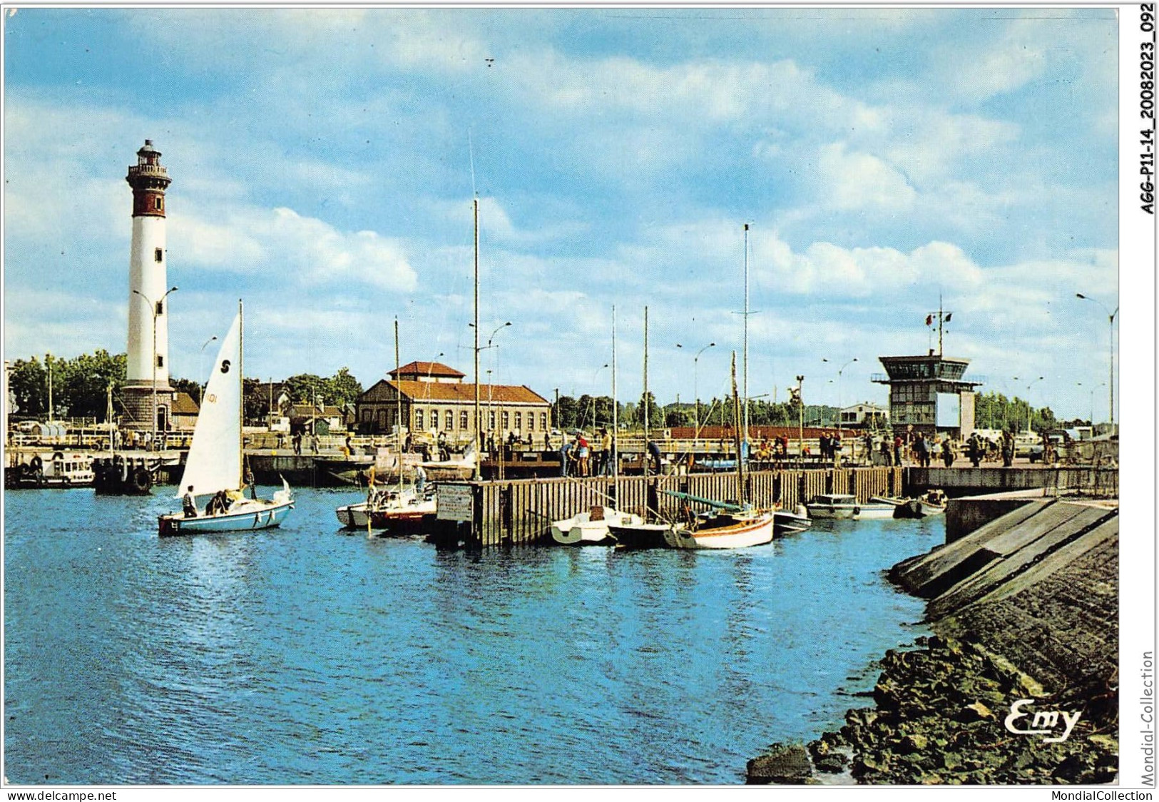 AGGP11-14-0886 - OUISTREHAM-RIVA-BELLA - Le Phare T L'ecluse - Ouistreham