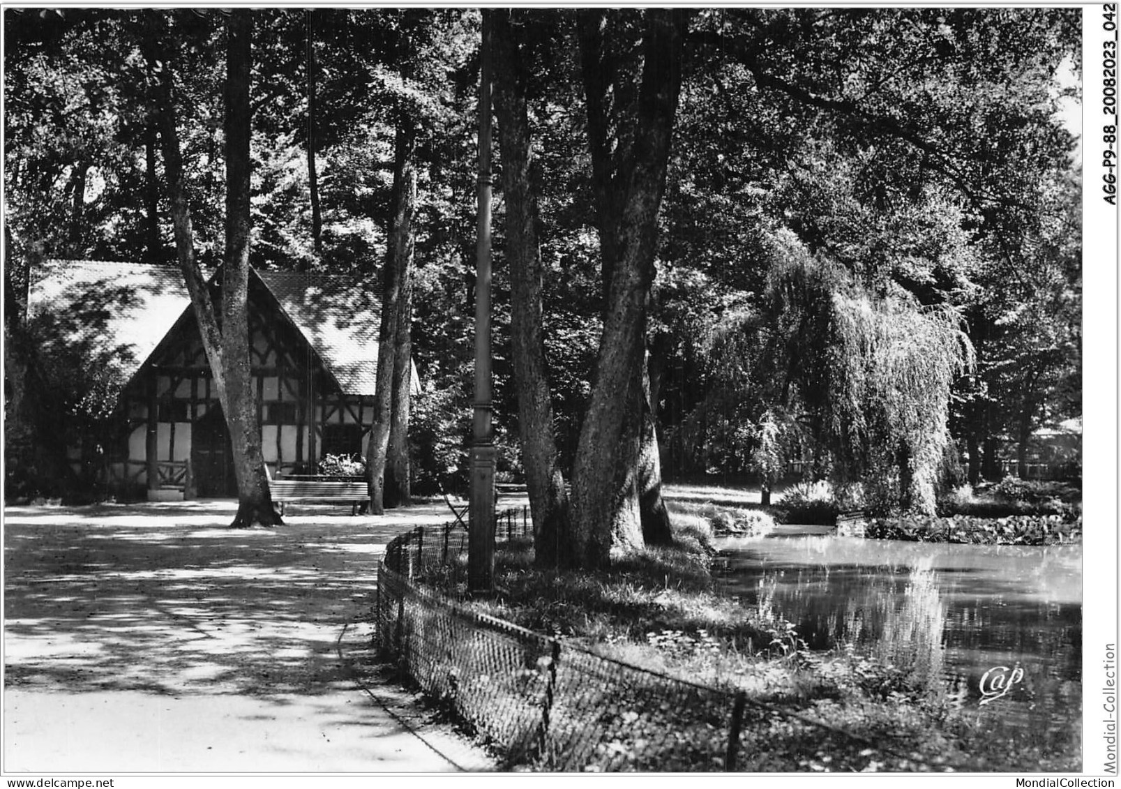 AGGP9-88-0710 - VITTEL - Le Parc De L'etablissement Thermal - Contrexeville