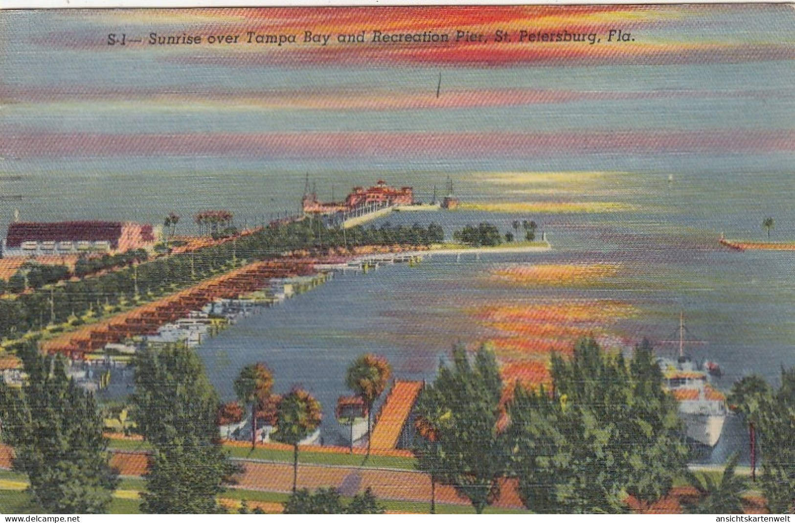 St.Petersburg, FL., Sunrise Over Tampa Bay And Recreation Pier Gl1955 #E9128 - Autres & Non Classés