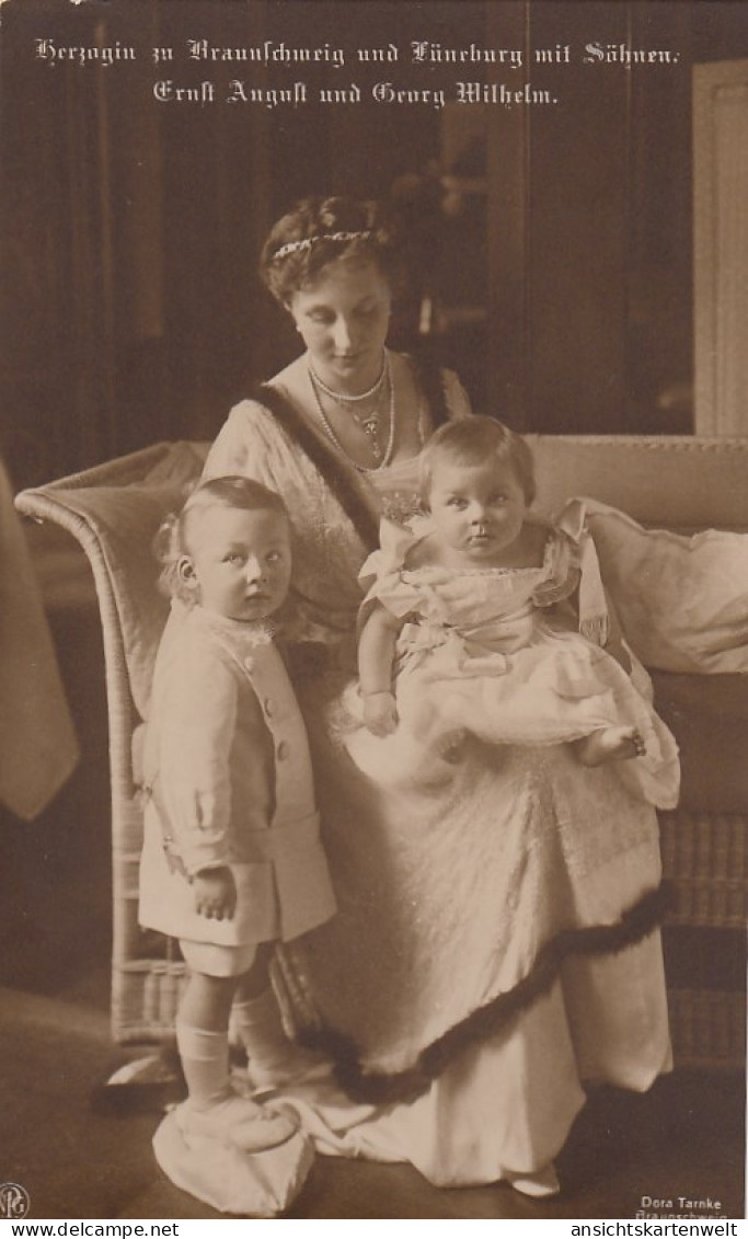 Herzogin Von Braunschweig Und Lüneburg Mit Ihren Söhnen Ngl #F1391 - Royal Families
