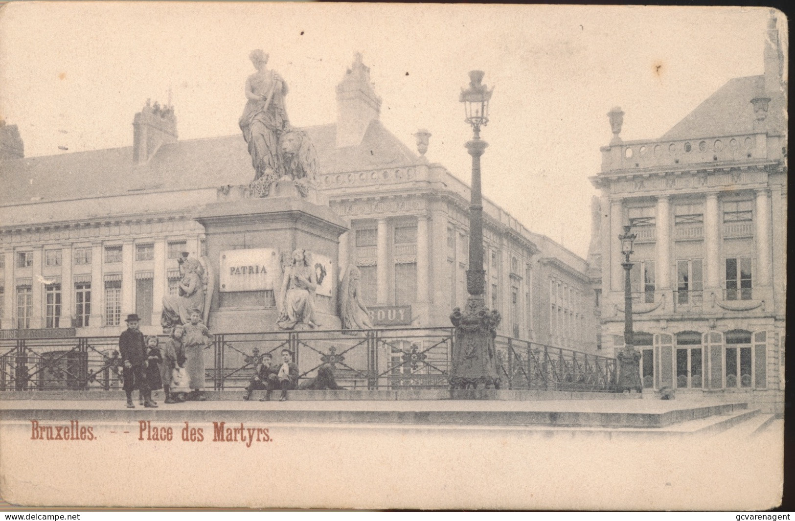 BRUXELLES.  PLACE DES MARTYRS      ZIE AFBEELDINGEN - Plazas