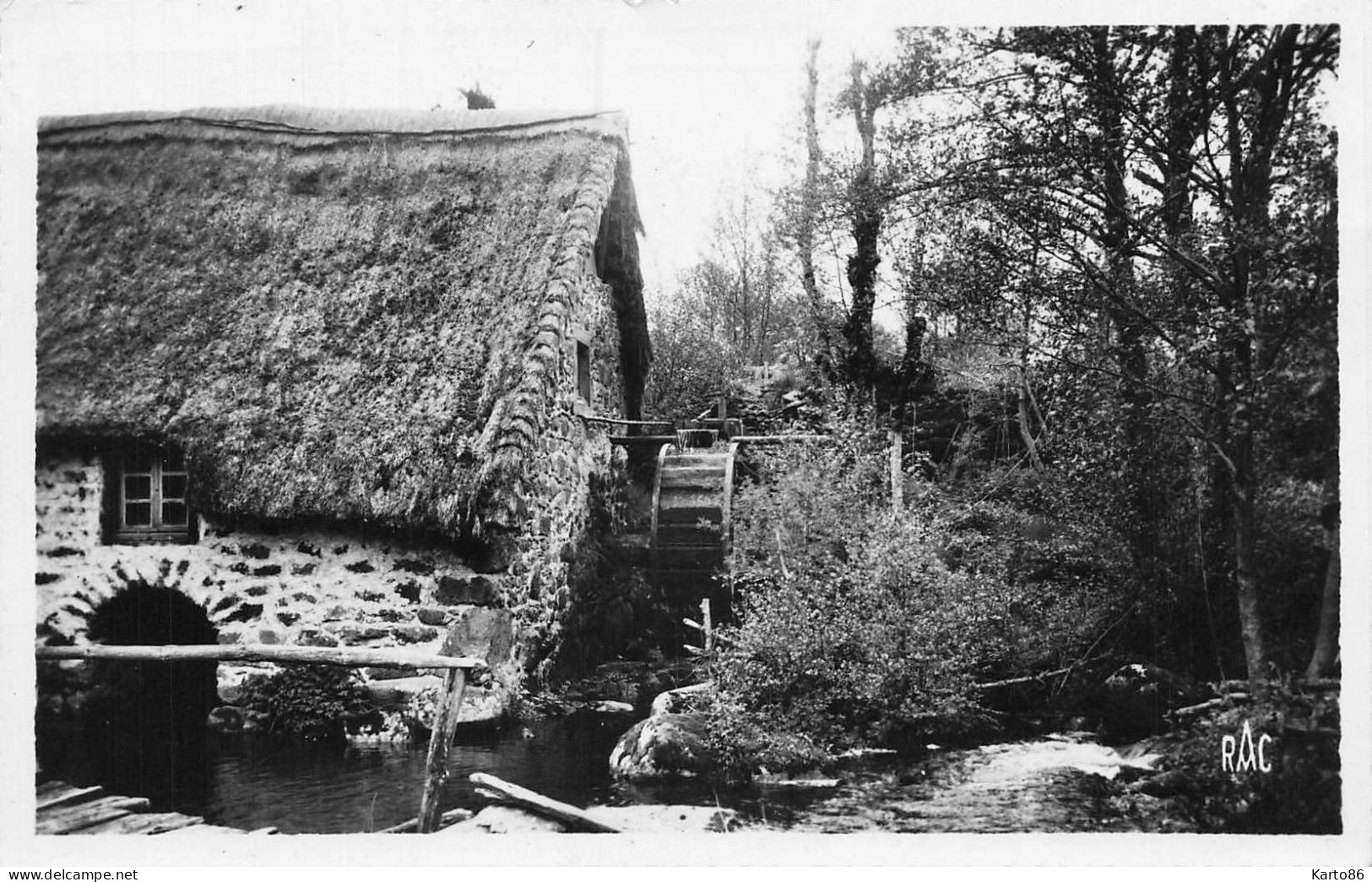 Eygurande * Le Moulin De La Baricade * Molen - Eygurande