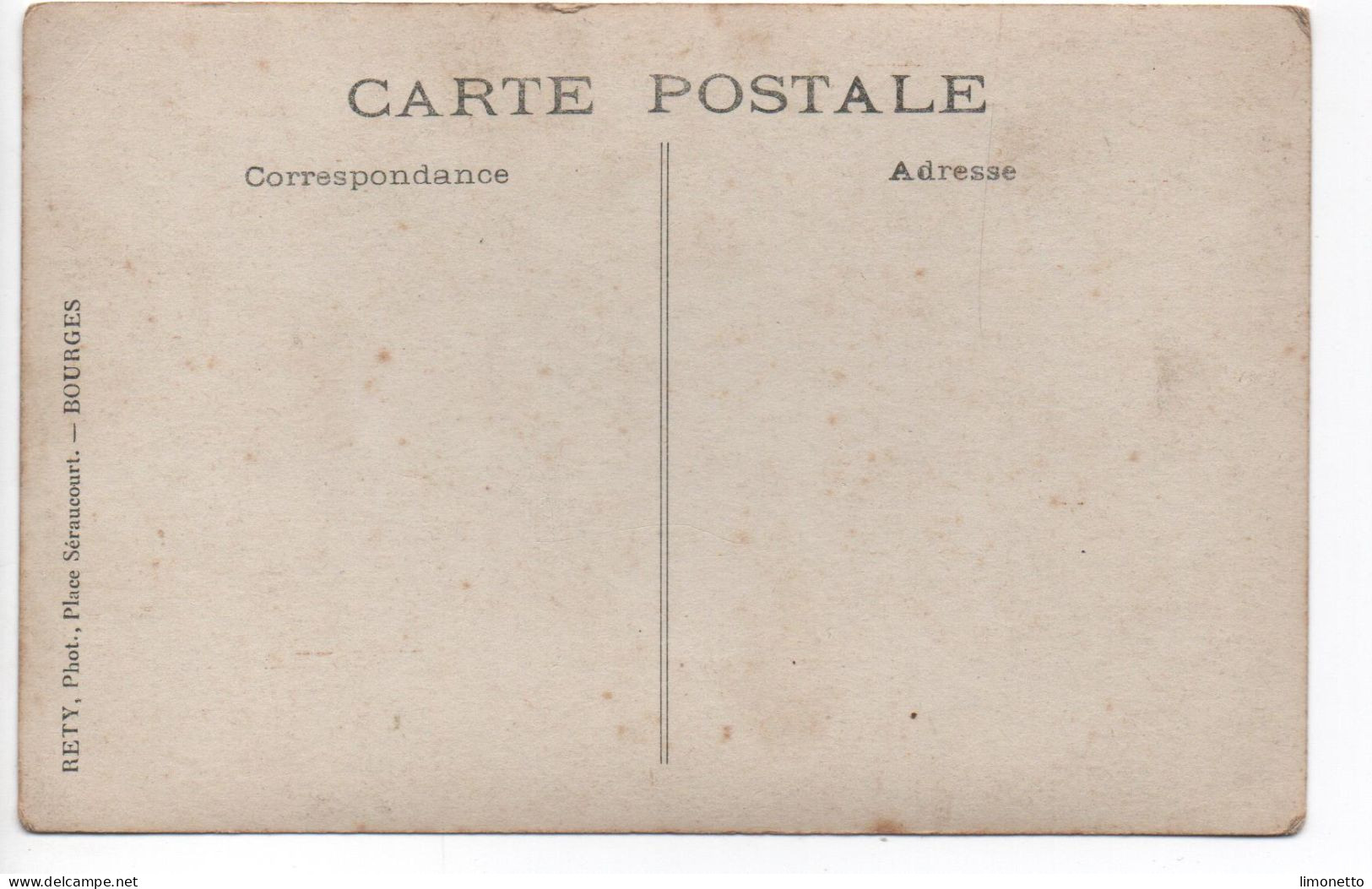 France-   Carte  Photo  Du Bureau De Postes Et Télégraphes  De  ??? (  Animée ) -  Ed Rety  De Bourges   CPA - A Identifier