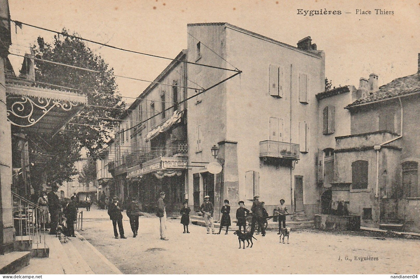 CPA - 13 - Eyguières - Place Thiers - Eyguieres