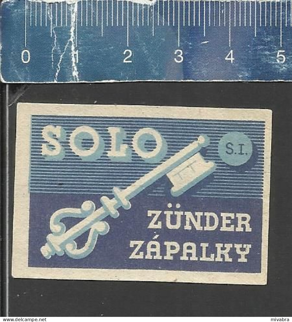 SOLO ZÜNDER - ZÁPALKY - S.I. ( KEY CLÉ SCHLÜSSEL SLEUTEL ) - OLD VINTAGE CZECHOSLOVAKIAN MATCHBOX LABEL - Matchbox Labels
