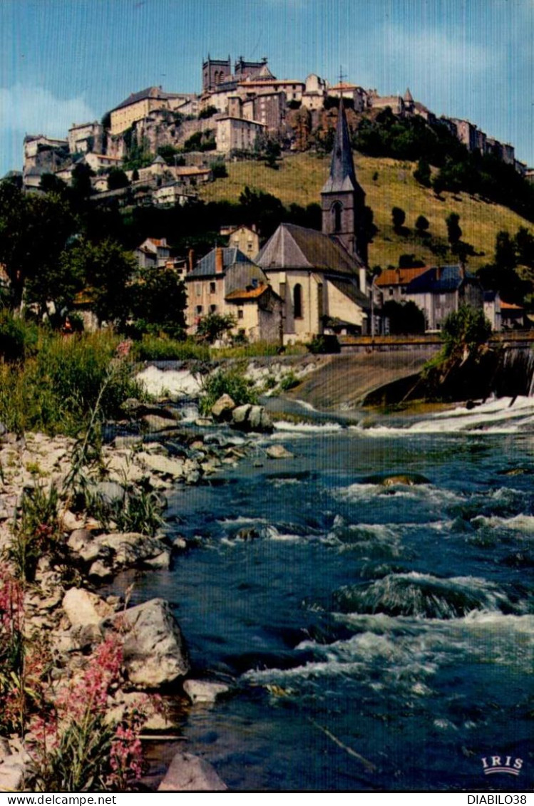 SAINT-FLOUR     ( CANTAL )   LOT DE 2 CARTES  . VUE GENERALE . LA CATHEDRALE - Saint Flour