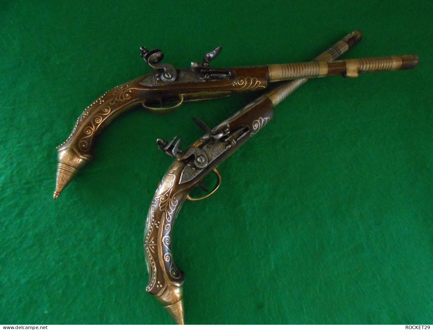 Paire De Pistolets Orientaux Ottomans à Silex - Decorative Weapons