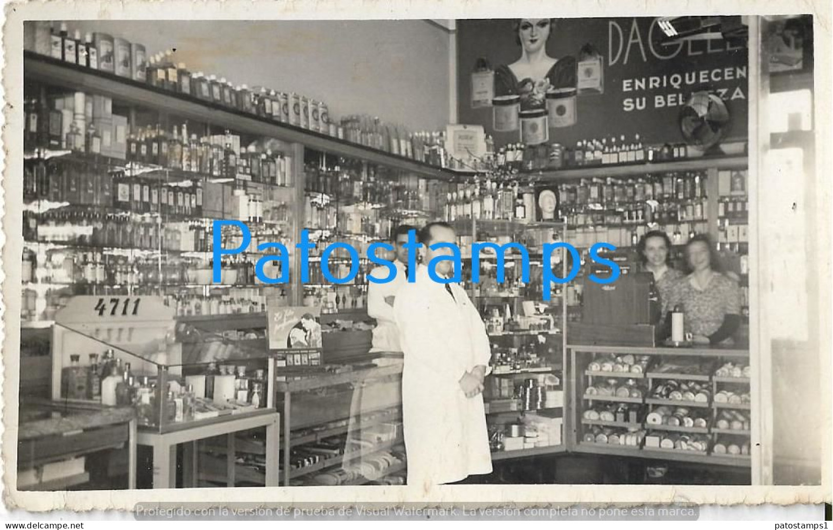 228376 ARGENTINA HELP COSTUMES FARMACIA INTERIOR PHOTO NO POSTAL POSTCARD - Argentine