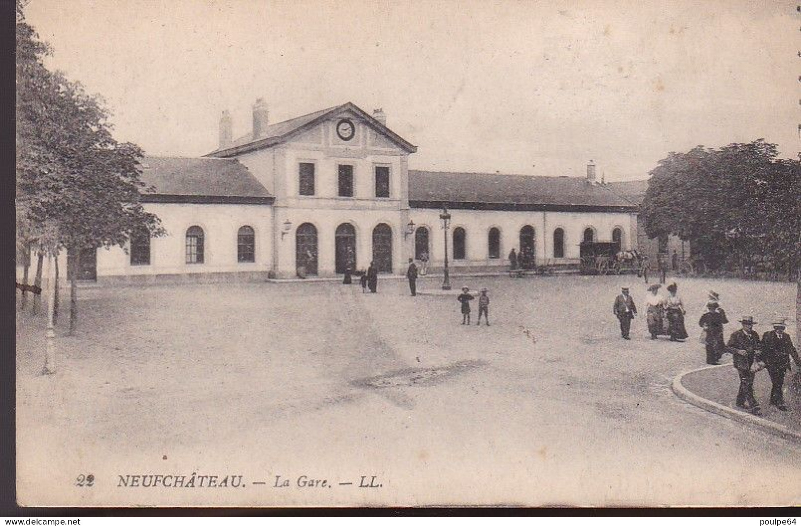 La Gare : Vue Extérieure - Neufchateau