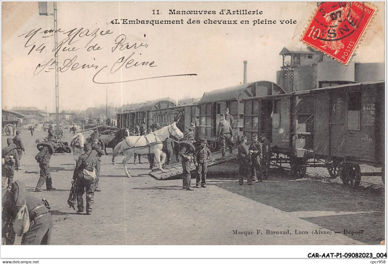 CAR-AATP1-02-0003 - LAON - Manoeuvres D'artilleries - L'embarquement Des Chevaux En Pleine Route - Laon