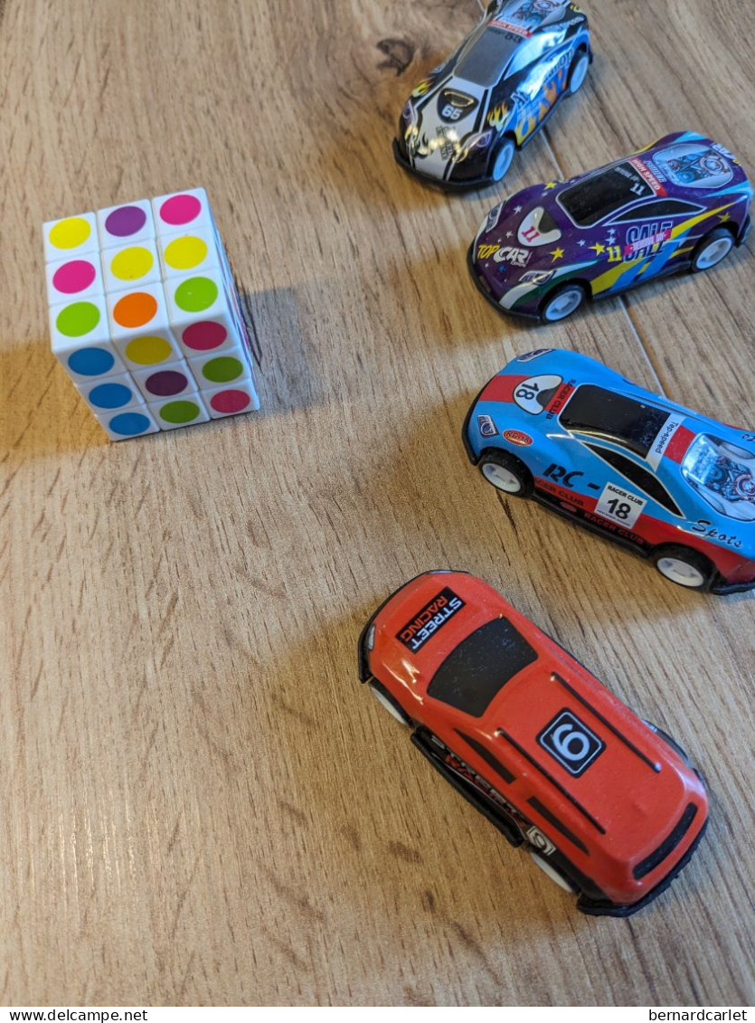 Lot De 4 Voitures Miniatures A Friction + Mini Rubik's Cube ( + 1 Voiture Cadeaux ) - Other & Unclassified