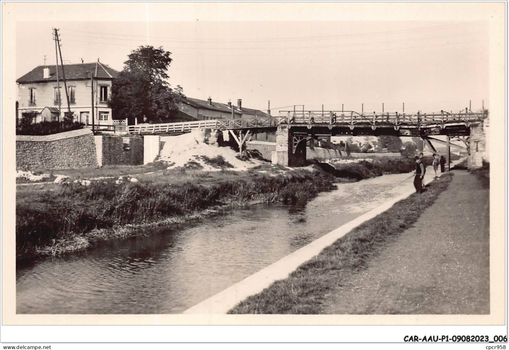 CAR-AAUP1-93-0004 - FRANCE - AULNAY-SOUS-BOIS - Le Pont De L'union Et L'ecole - CPSM - Aulnay Sous Bois