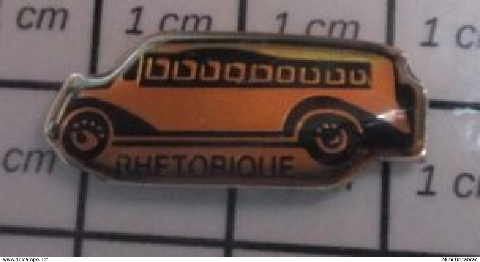 1117 Pin's Pins / Beau Et Rare /  TRANSPORTS /  AUTOBUS ROUTIER ANNEES 40/50 RHETORIQUE - Transport Und Verkehr