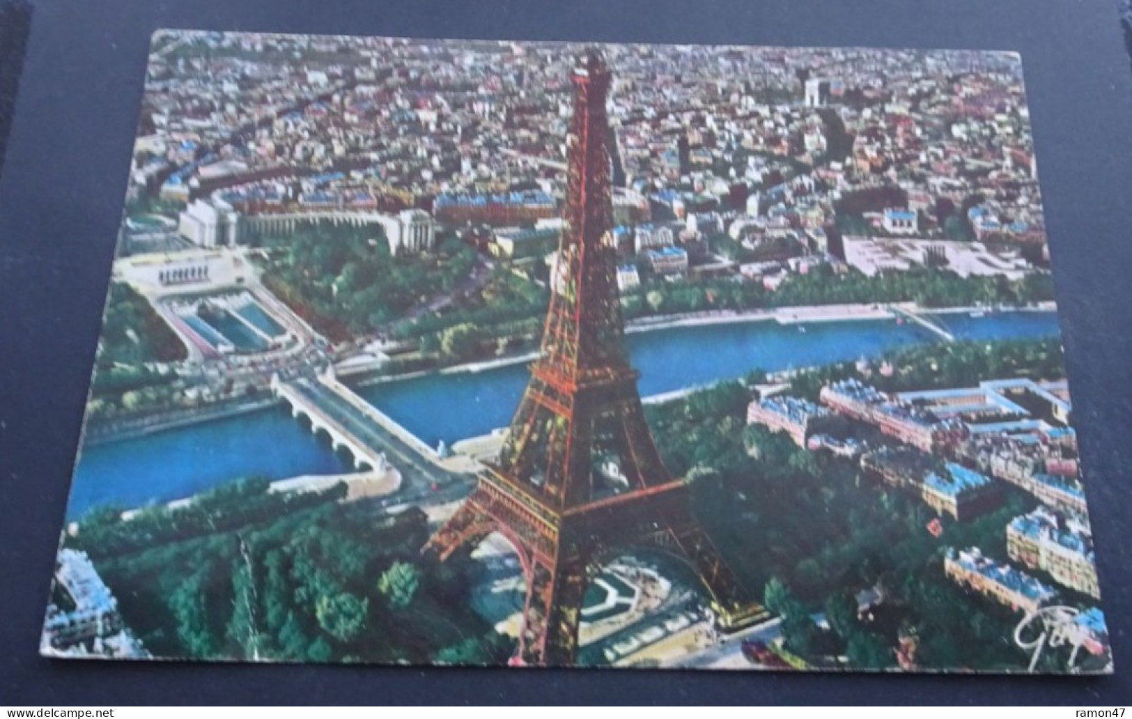 En Avion Sur Paris - La Tour Eiffel - Editions 'Guy', Paris - Eiffeltoren