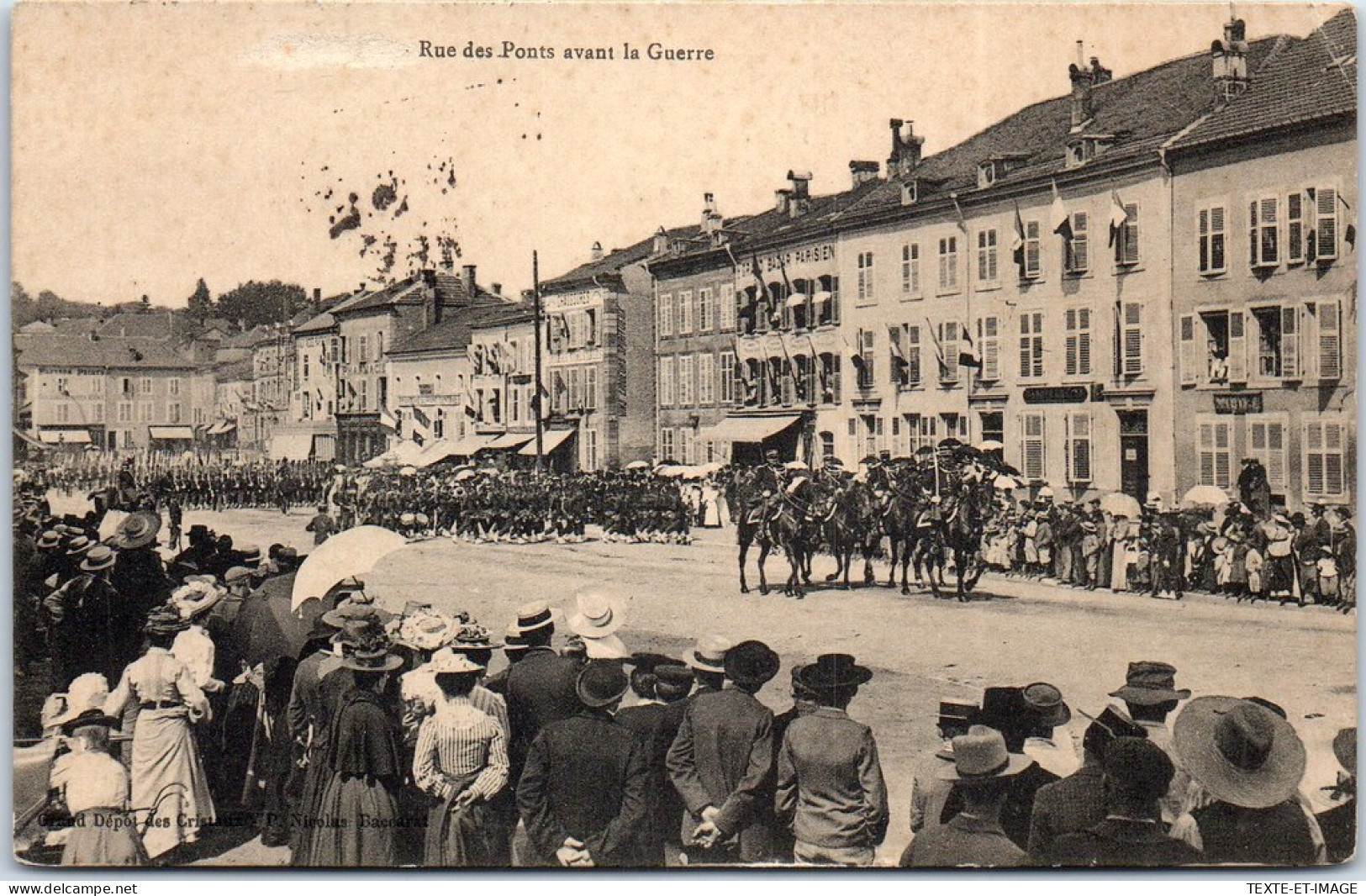 54 BACCARAT - Rue Des Ponts Avant La Guerre  - Baccarat