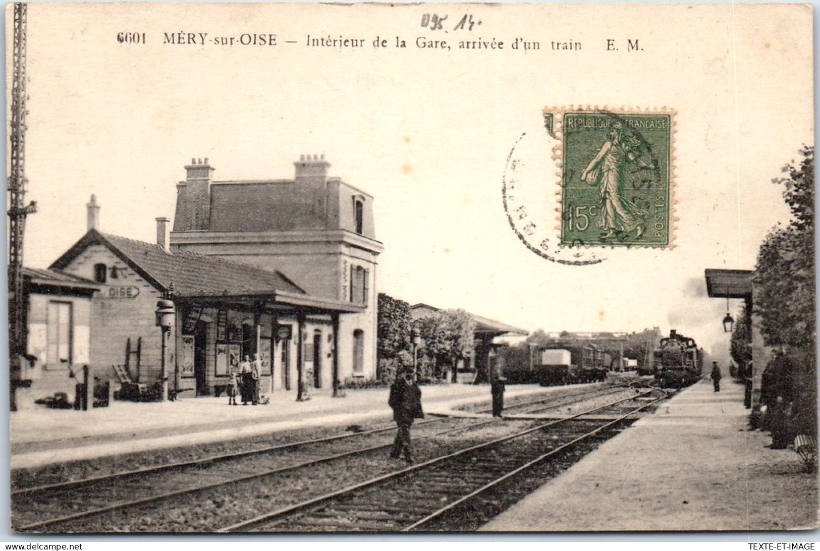 95 MERY SUR OISE - Interieur De La Gare, Arrivee D'un Train  - Mery Sur Oise
