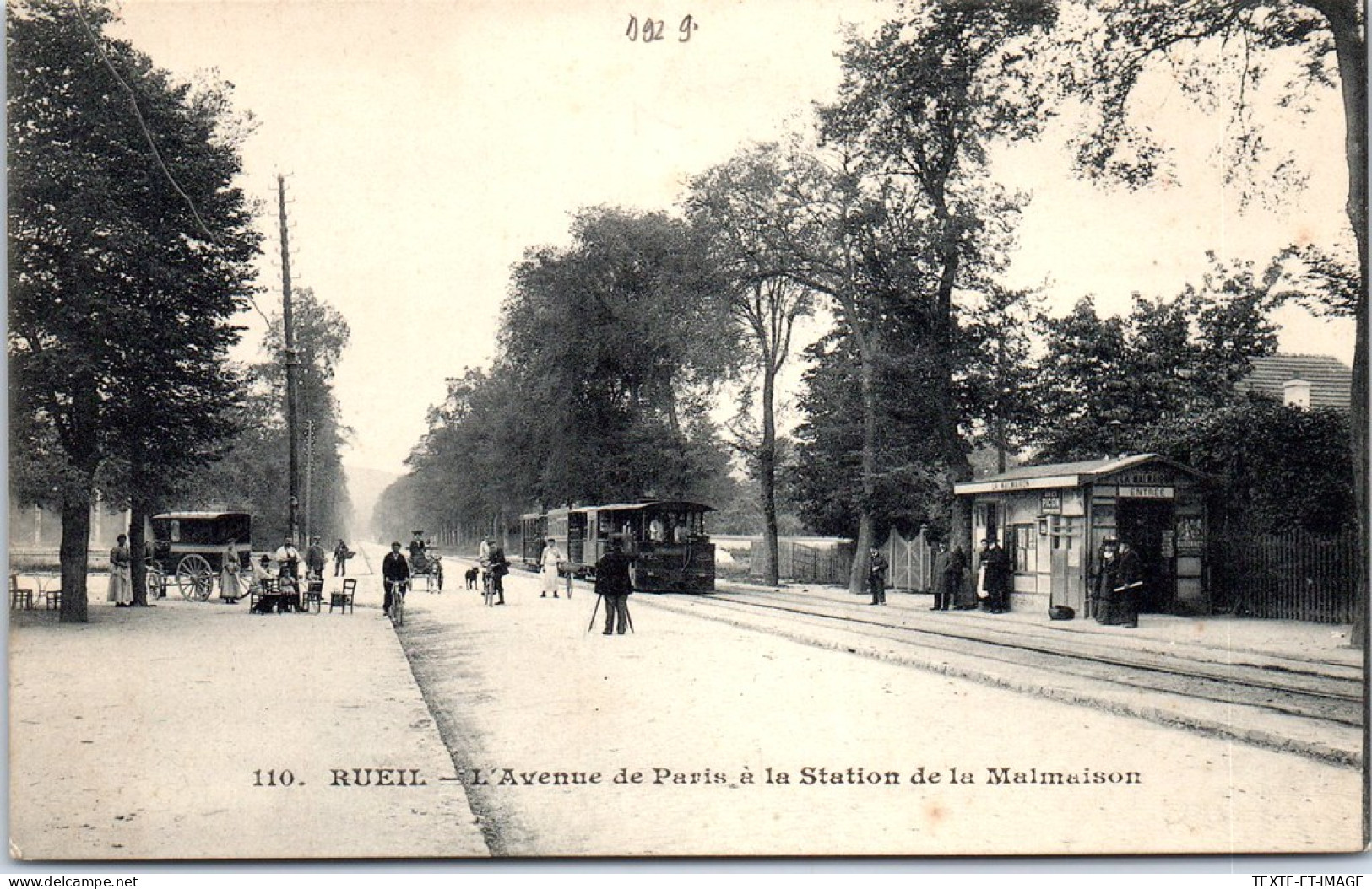 92 RUEIL MALMAISON - L'avenue De Paris Et La Station  - Rueil Malmaison