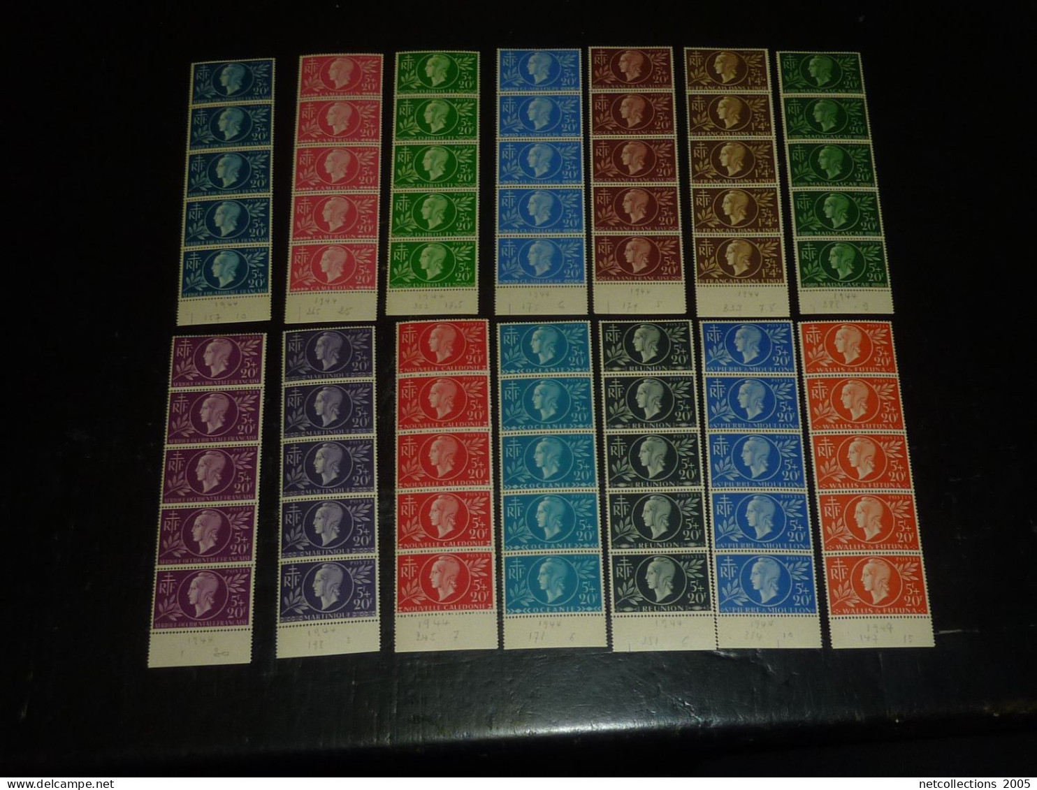 ANCIENNE COLONIE " ENTRAIDE FRANCAISE " 1944 - 14 VALEURS PAR BANDE DE 5 TIMBRES - NEUF SANS CHARNIERES (C.V) - 1944 Entraide Française