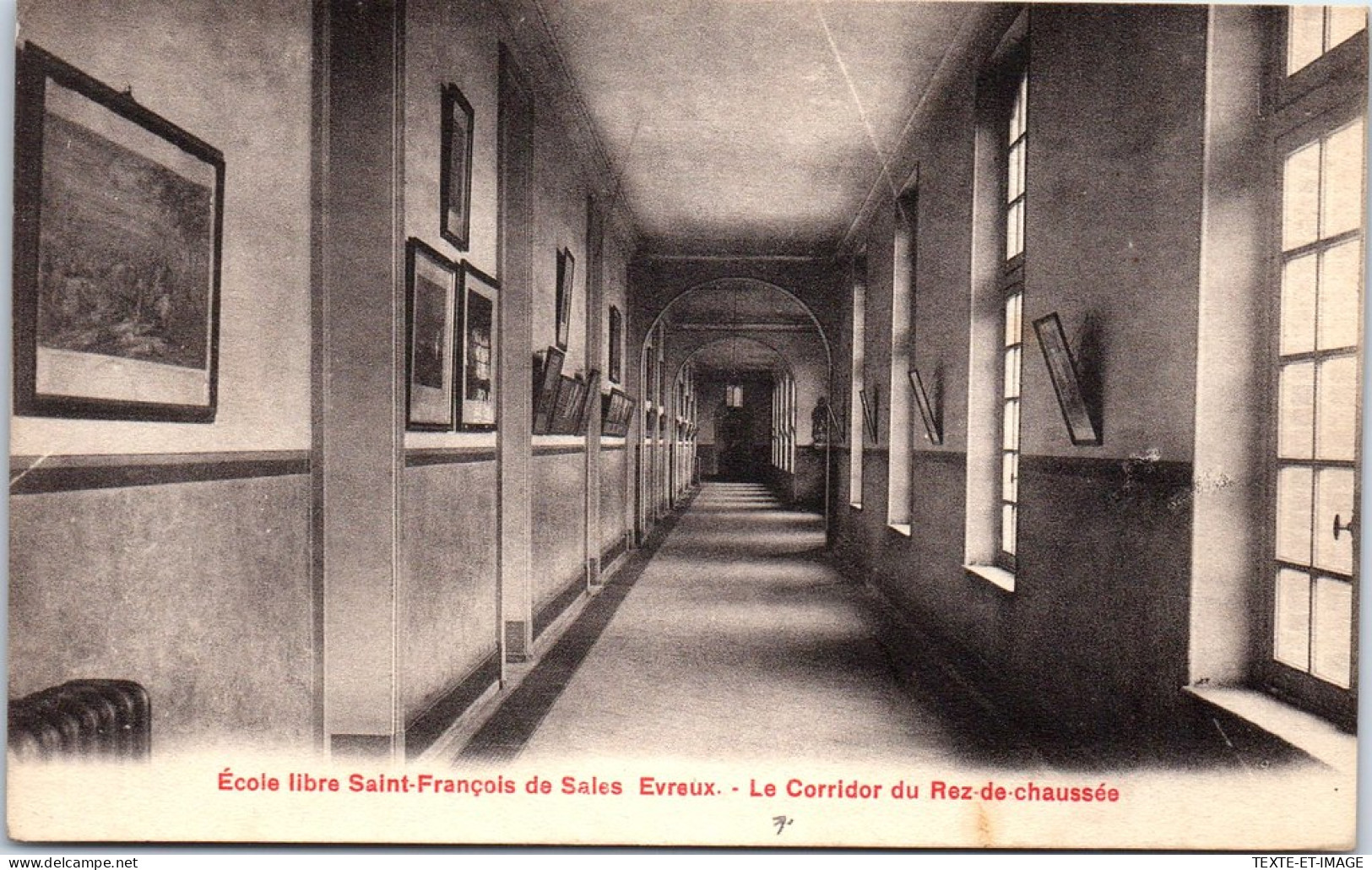 27 EVREUX - Ecole Libre, Le Corridor Du Rez De Chaussee - Evreux