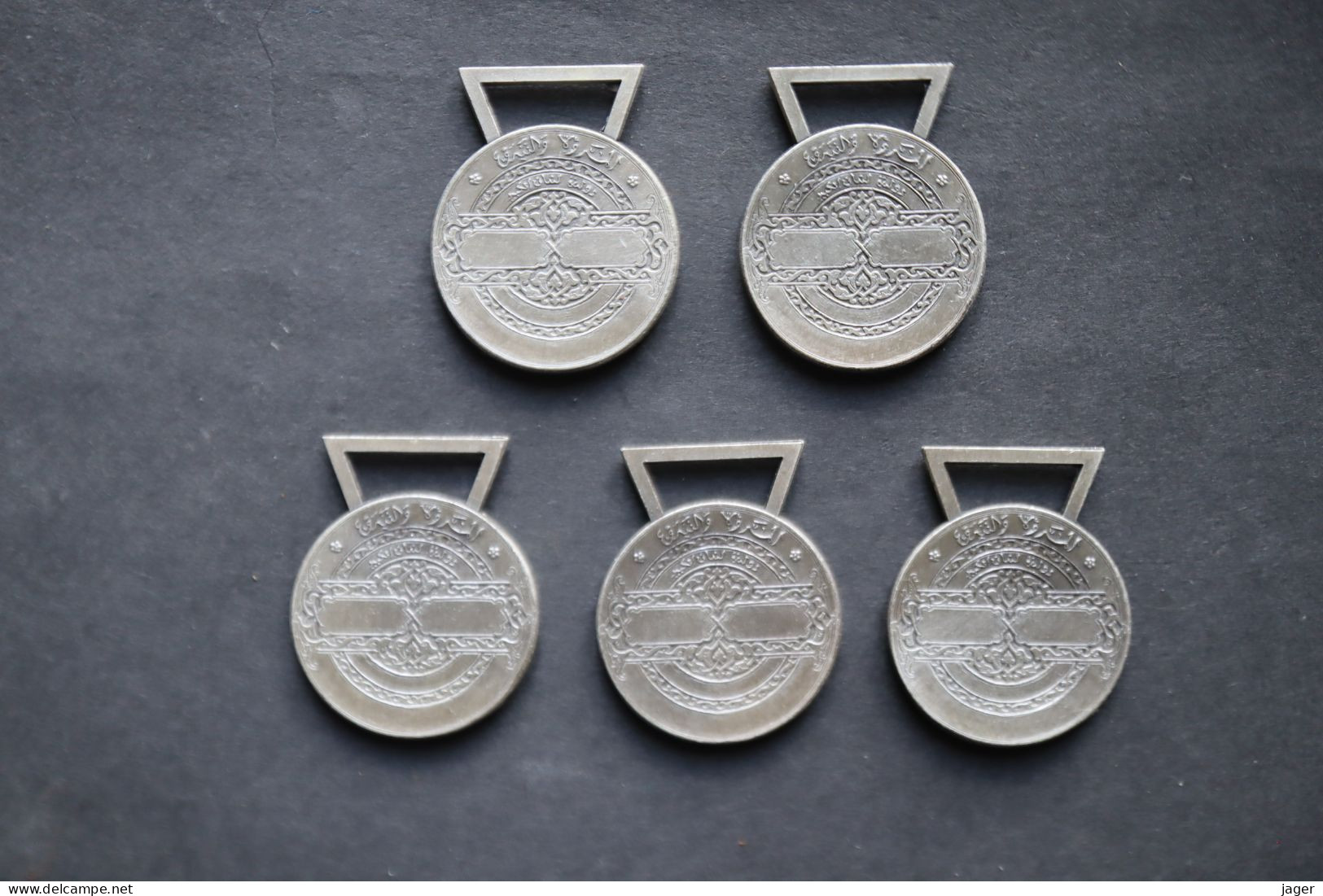 Liban 5 Médailles Libanaises 2 Eme Classe Argent - Altri & Non Classificati