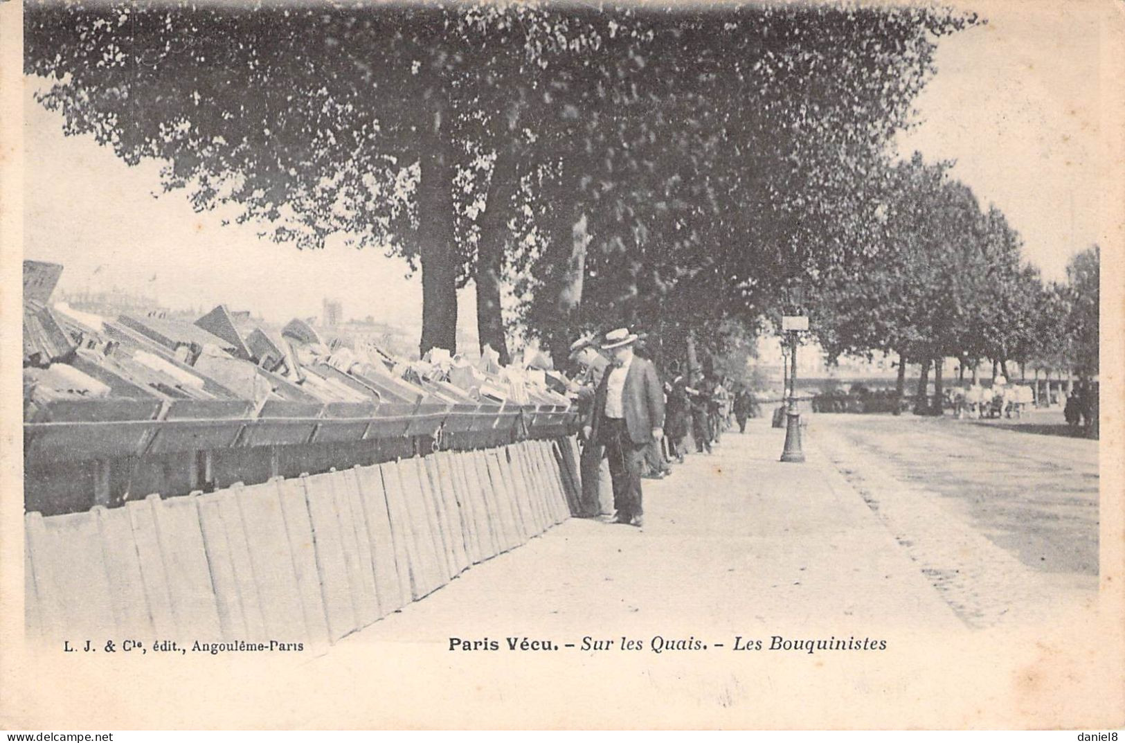 PARIS VECU -  N°85    Sur Les Quais. Les Bouquinistes - Sets And Collections