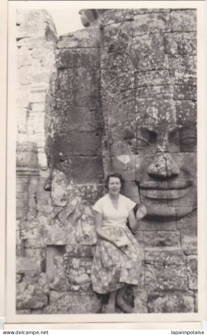 4 Photos INDOCHINE CAMBODGE ANGKOR THOM Art Khmer Statue Monumental Tours Bas  Relief Réf 30373 - Asie