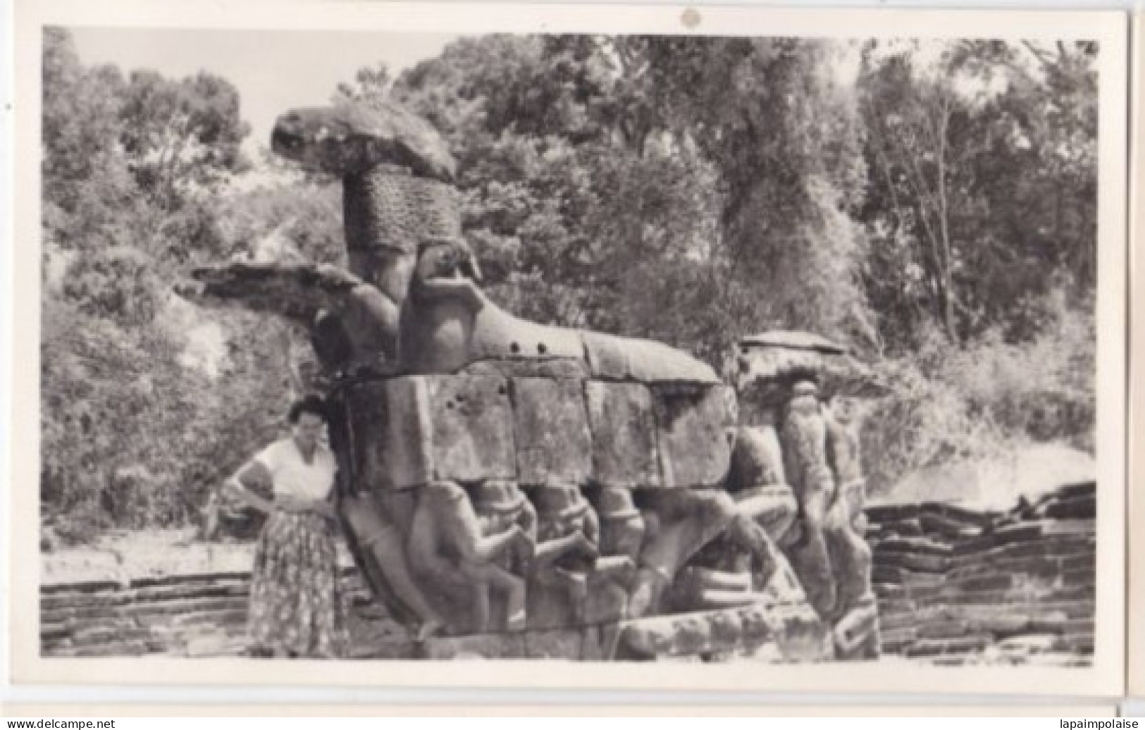 4 Photos INDOCHINE CAMBODGE ANGKOR THOM Art Khmer Statue Monumental Tours Bas  Relief Réf 30376 - Asie