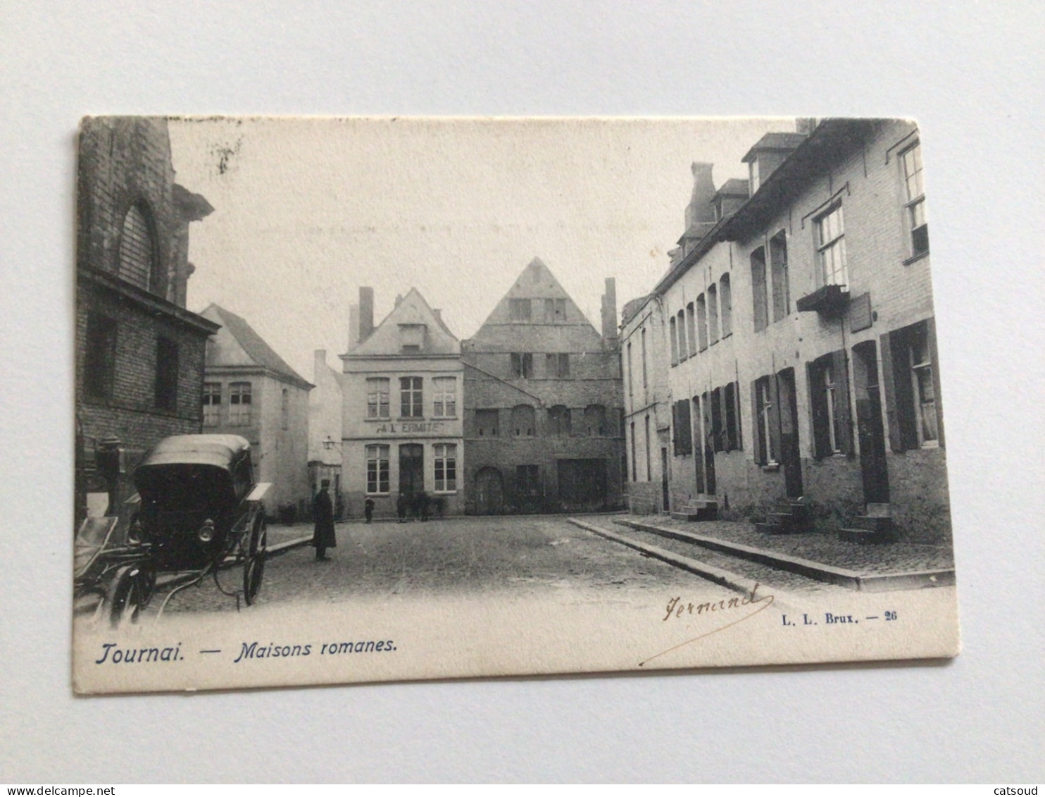 Carte Postale Ancienne (début 1900)  Tournai Maisons Romanes  (avec Véhicule De L’époque) - Doornik