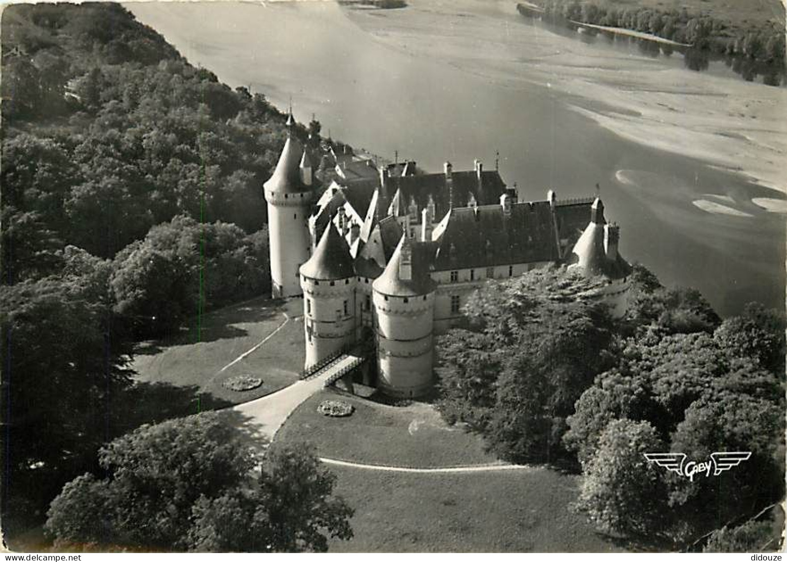 41 - Chaumont Sur Loire - Le Château Et La Loire - Vue Aérienne - Carte Dentelée - CPSM Grand Format - Voir Scans Recto- - Other & Unclassified