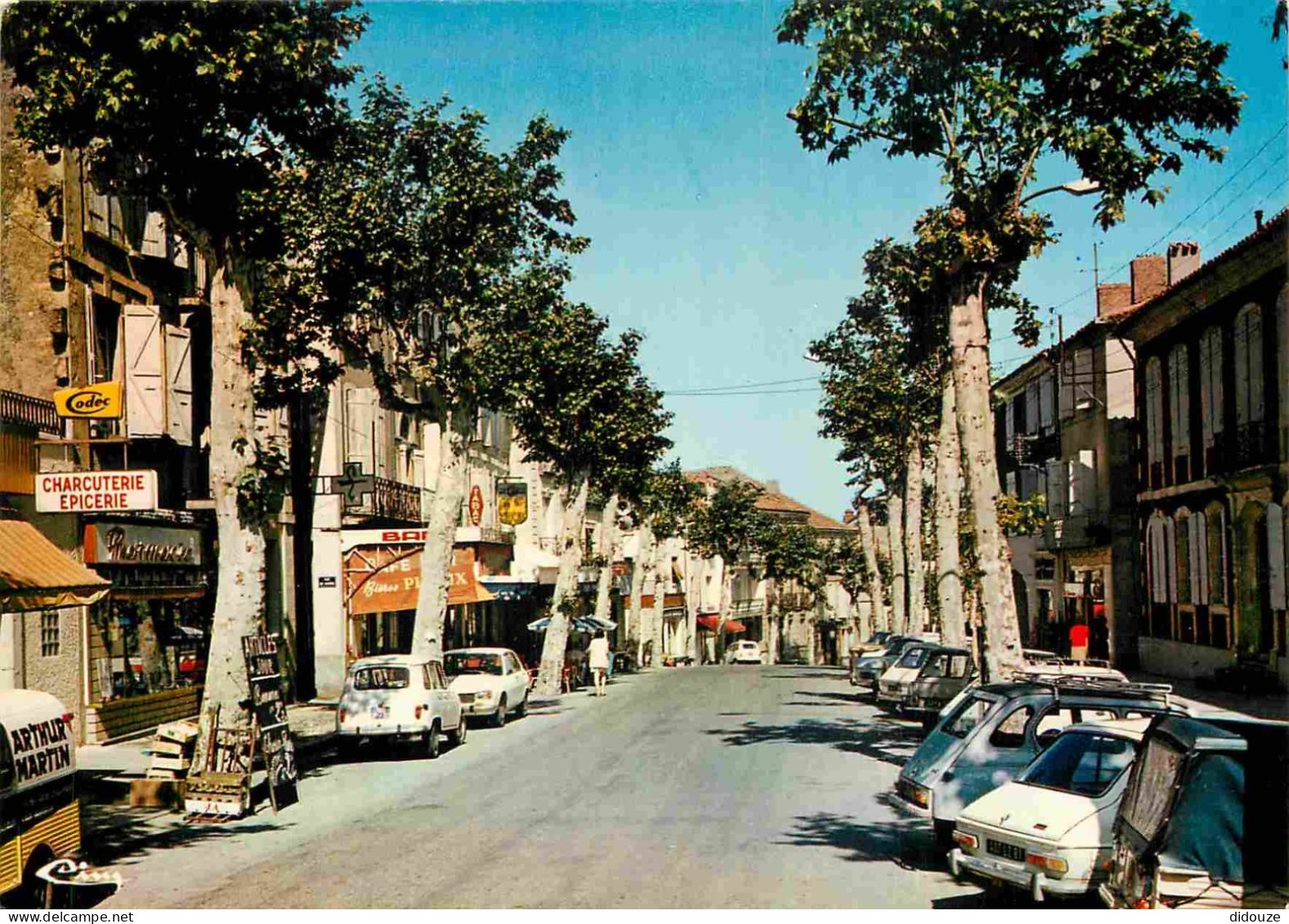 32 - Vic-Fezensac - La Rue Principale - Automobiles - Tabac - CPM - Voir Scans Recto-Verso - Vic-Fezensac