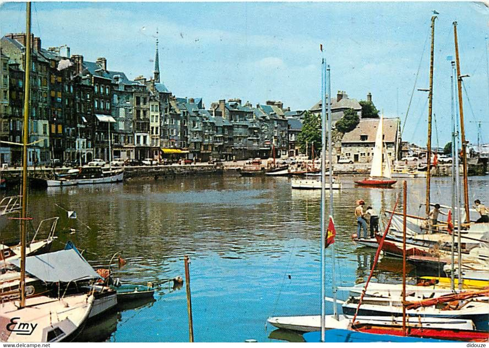 14 - Honfleur - Le Vieux Bassin - Le Quai Ste-Catherine Et. Ses Façades Pittoresques, Au Dernier Plan, La Lieutenance -  - Honfleur