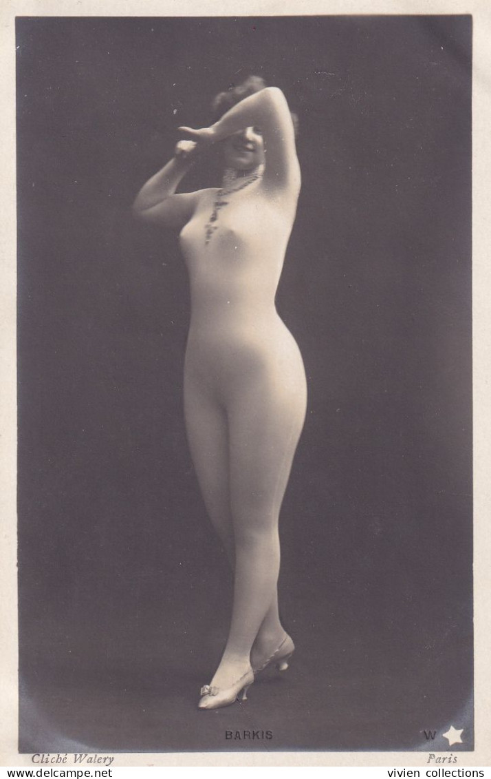 Thème Fantaisie Spectacle Femme Artiste Cabaret Barkis Photographe Walery Paris 1900 Carte Précurseur Faux Nue - Künstler