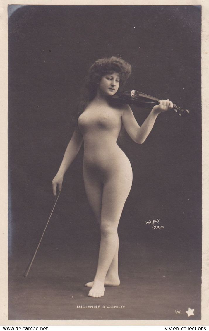 Thème Fantaisie Spectacle Femme Artiste Cabaret 5 Cartes Lucienne D'Armoy Serpent, Violon, Photographe Walery Paris 1900 - Artiesten