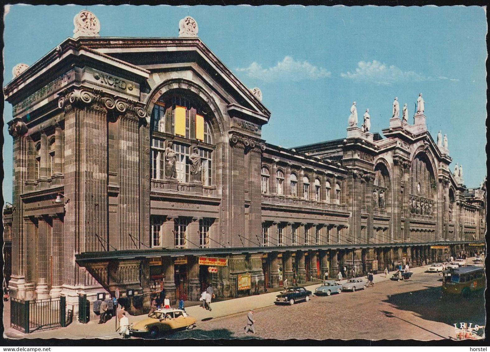France - Paris - Railway Station - North - Cars - Citroën DS - Renault Dauphine - Pariser Métro, Bahnhöfe