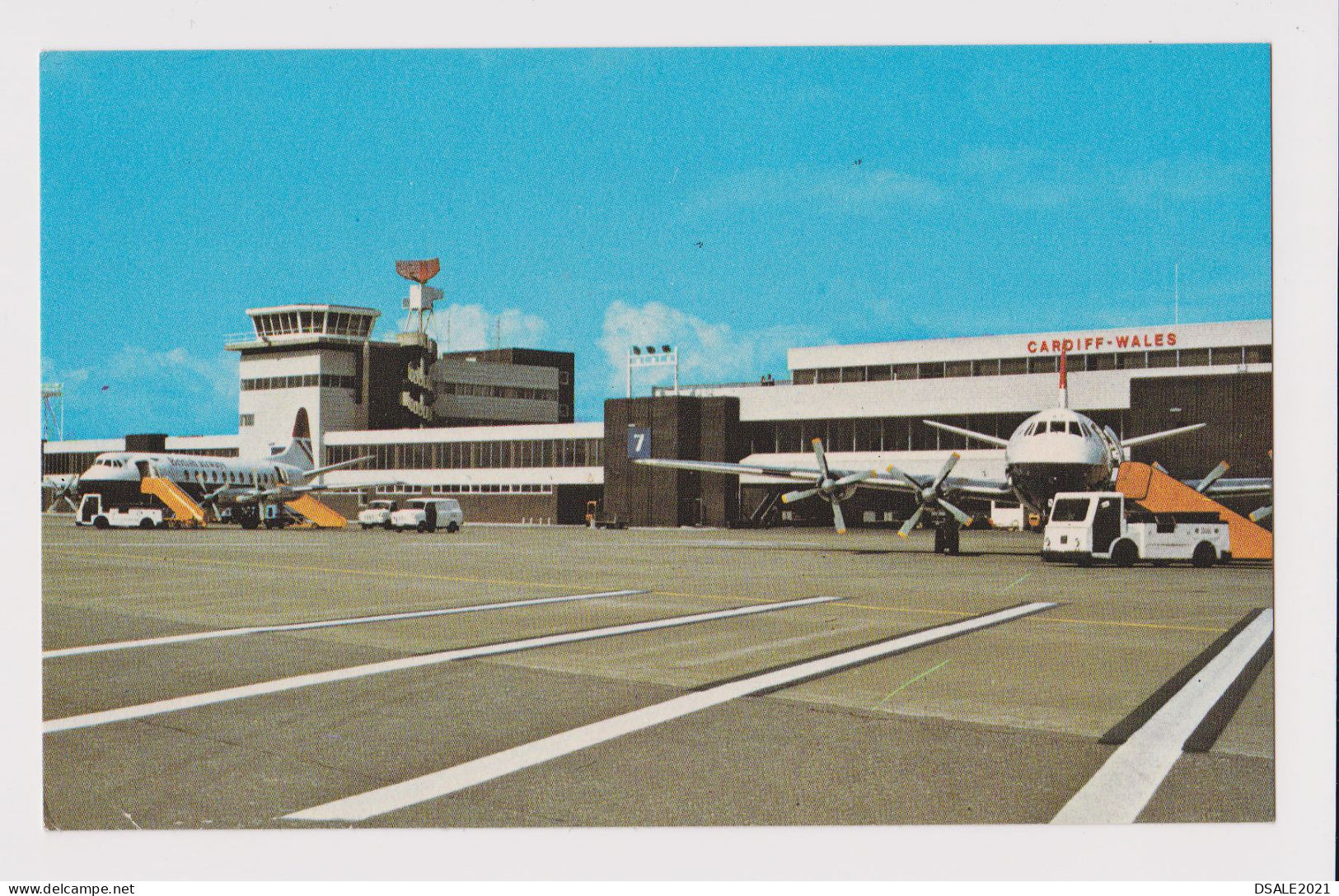 England United Kingdom Wales CARDIFF AIRPORT With Propeller Airplanes, Trucks, View Vintage Photo Postcard RPPc AK 50061 - Aerodromi