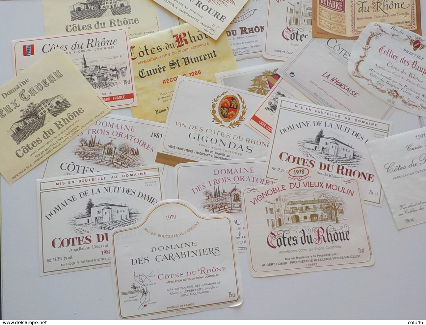 Lot De 28 étiquettes De Vin Côtes Du Rhône 1970 -1980  Domaine Des Carabiniers Les Murières Domaine De Fabre ... - Côtes Du Rhône
