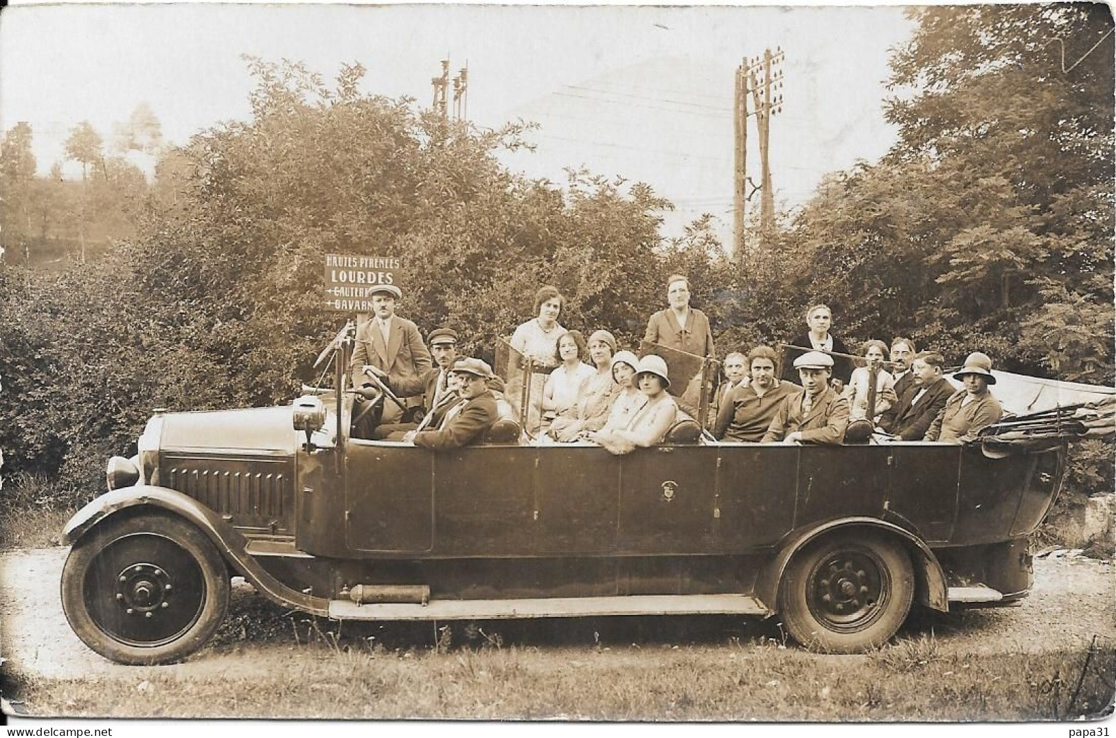 CARTE PHOTO - VIEUX TAXI-AUTOBUS - Tourisme Français  Garage  - LOURDES - Autobús & Autocar