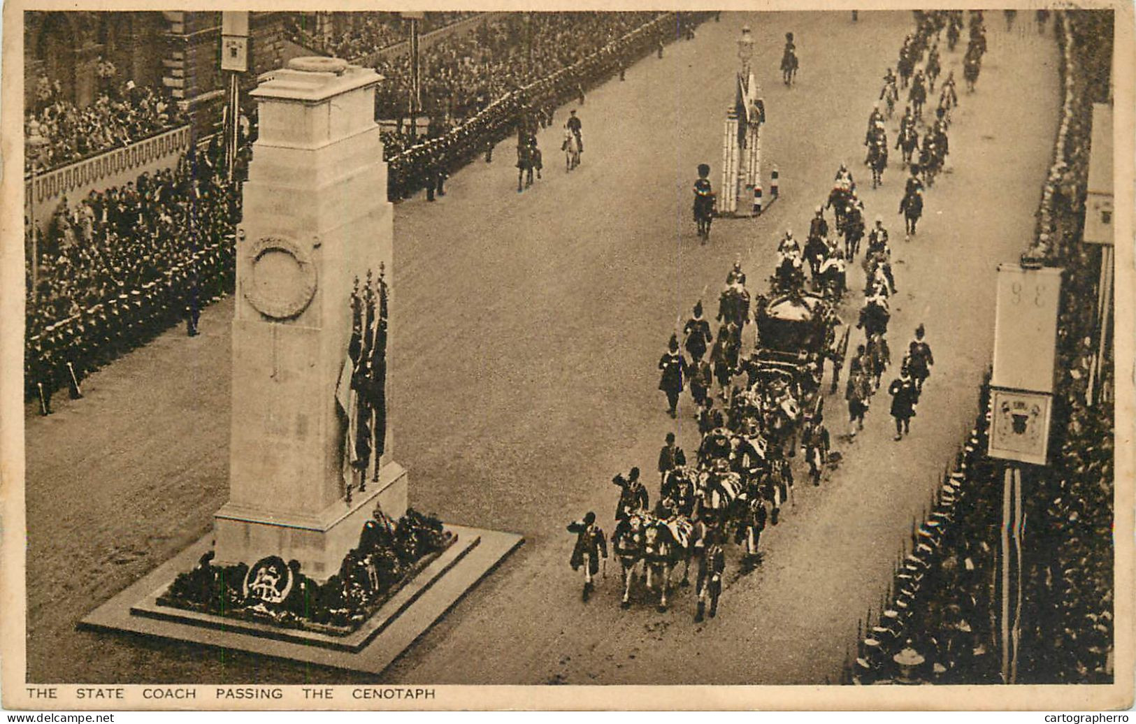 British Royalty Coronation Parade Procession Passing The Cenotaph - Königshäuser