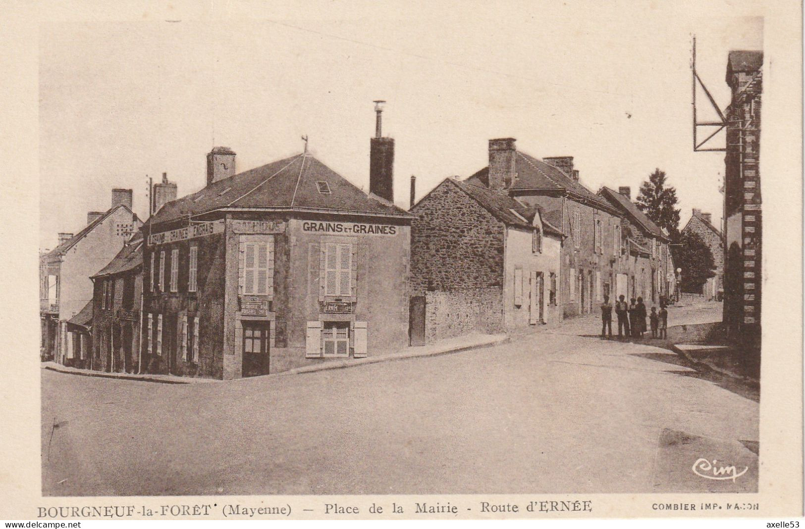 Le Bourgneuf-la-Foret 53 (10394) Place De La Mairie - Route D'Ernée - Chateau Gontier