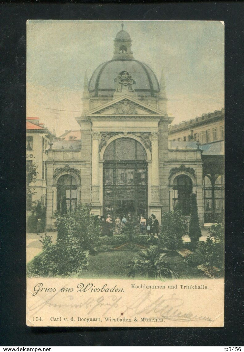 "GRUSS AUS WIESBADEN" 1900, Fruhe Color-AK "Kochbrunnen Und Trinkhalle" (R1255) - Wiesbaden