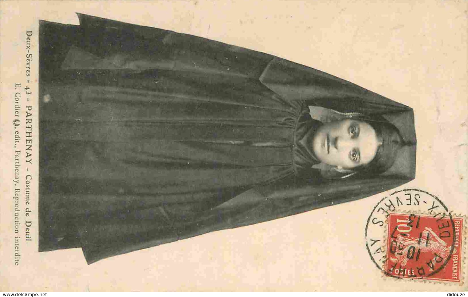 79 - Parthenay - Costume De Deuil - Animée - Folklore - Scène Et Types - CPA - Oblitération Ronde De 1913 - Voir Scans R - Parthenay